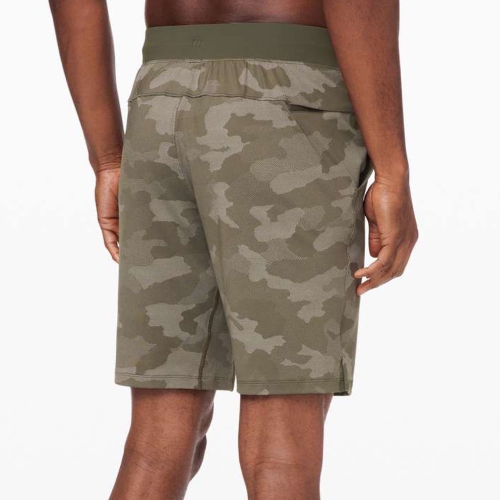 Lululemon T.H.E. Short Linerless 9" Camo - Picture 2 of 11